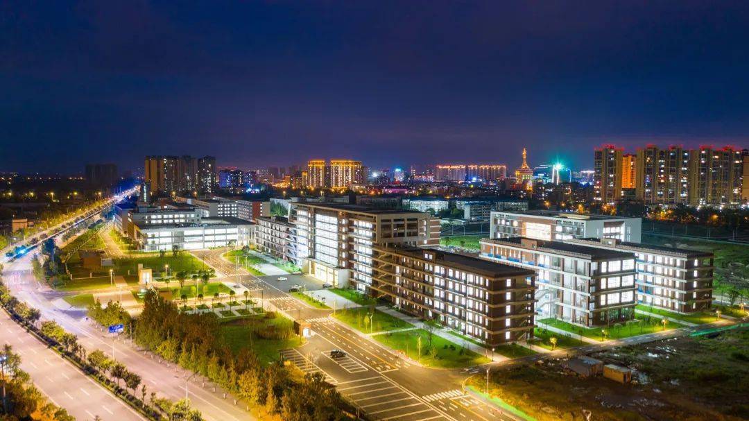 電子科技大學(xué)成都學(xué)院什邡校區(qū)驚艷亮相,9月15日將迎來首.